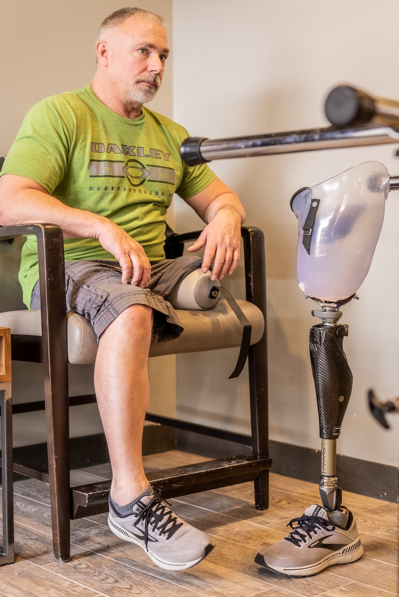 Client receiving above knee prosthetic leg at Limb Lab Rochester.